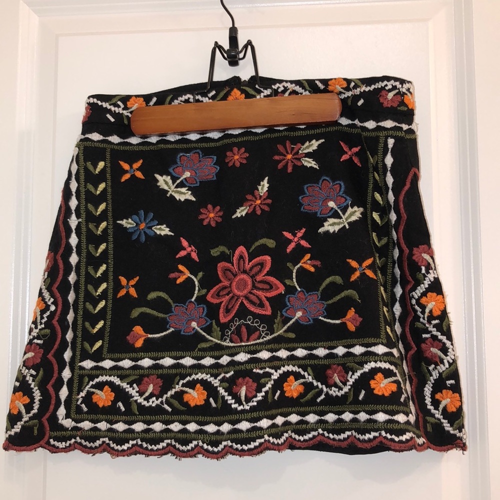 Black stitched skirt with back zip up